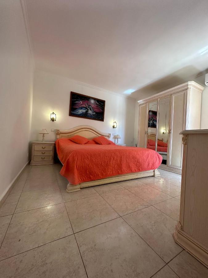 Apartamentos En La Villa Con El Territorio Comun En 卡尔佩 外观 照片