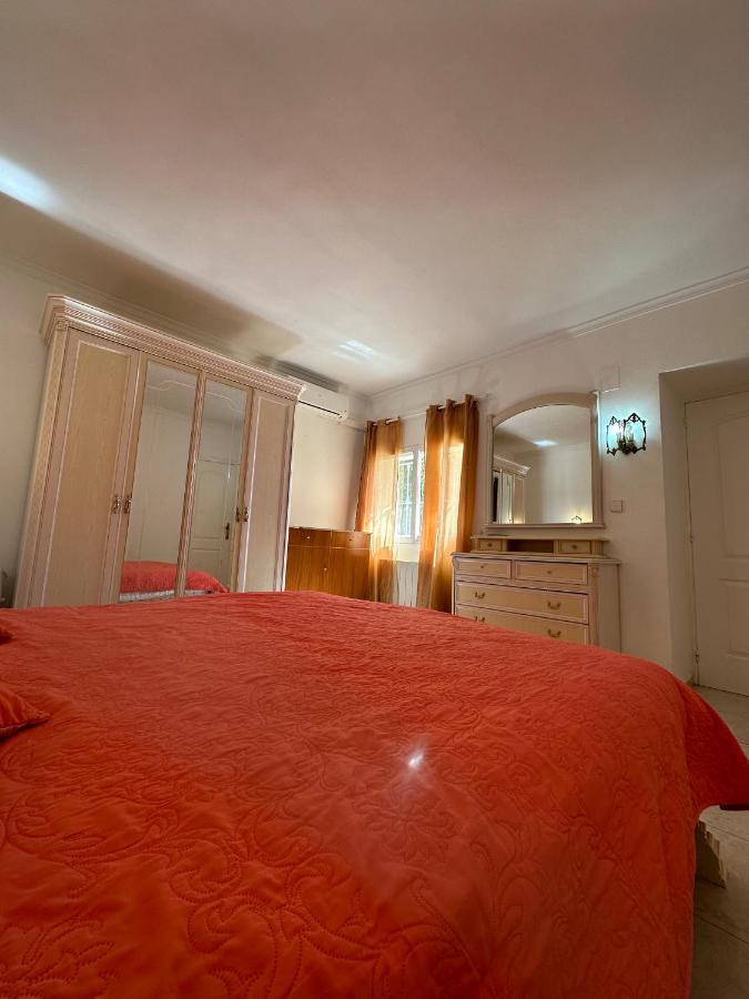 Apartamentos En La Villa Con El Territorio Comun En 卡尔佩 外观 照片