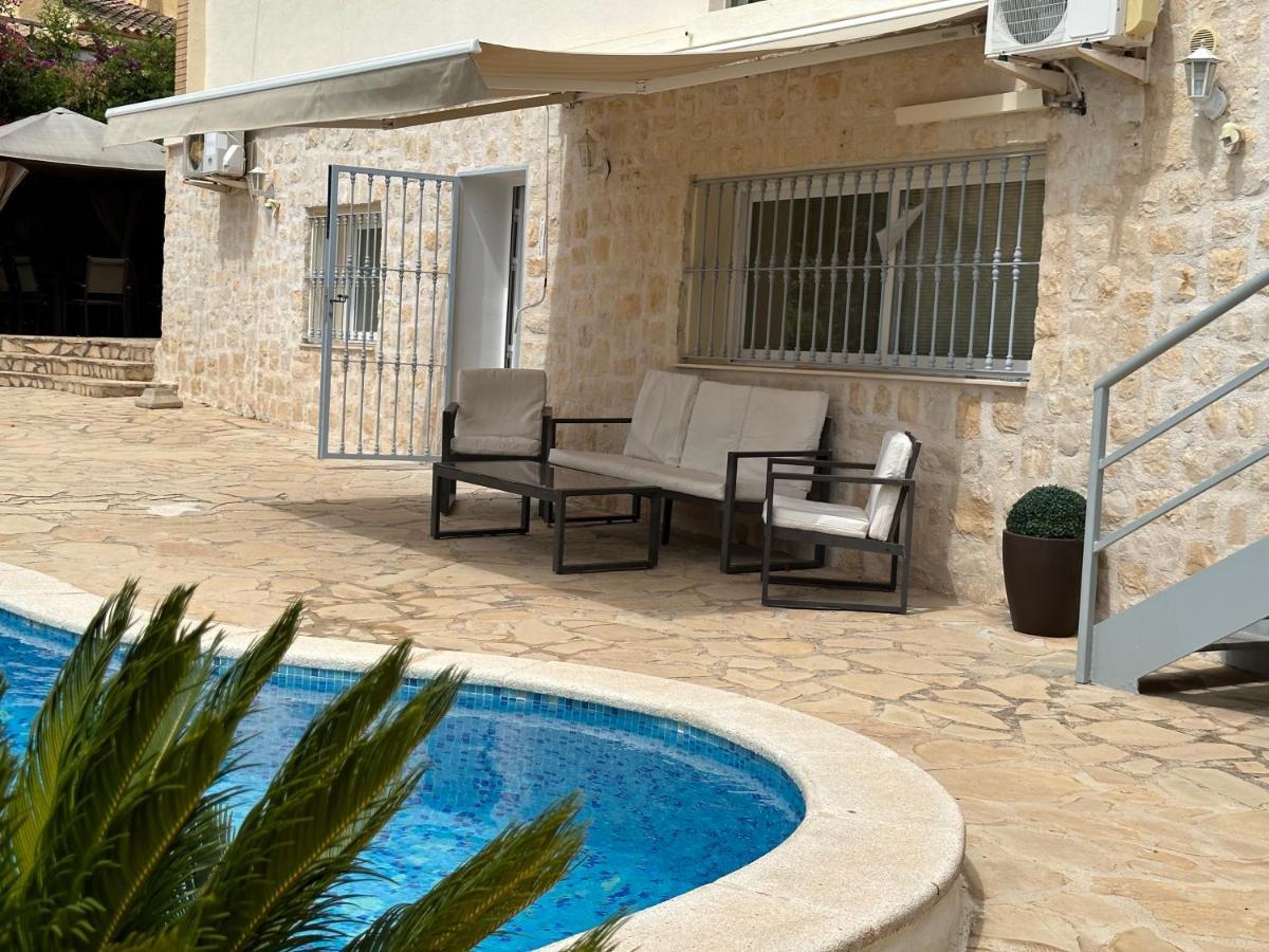 Apartamentos En La Villa Con El Territorio Comun En 卡尔佩 外观 照片