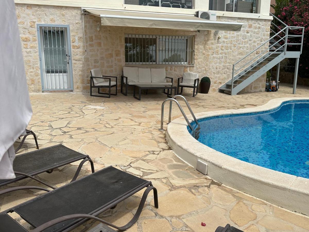 Apartamentos En La Villa Con El Territorio Comun En 卡尔佩 外观 照片