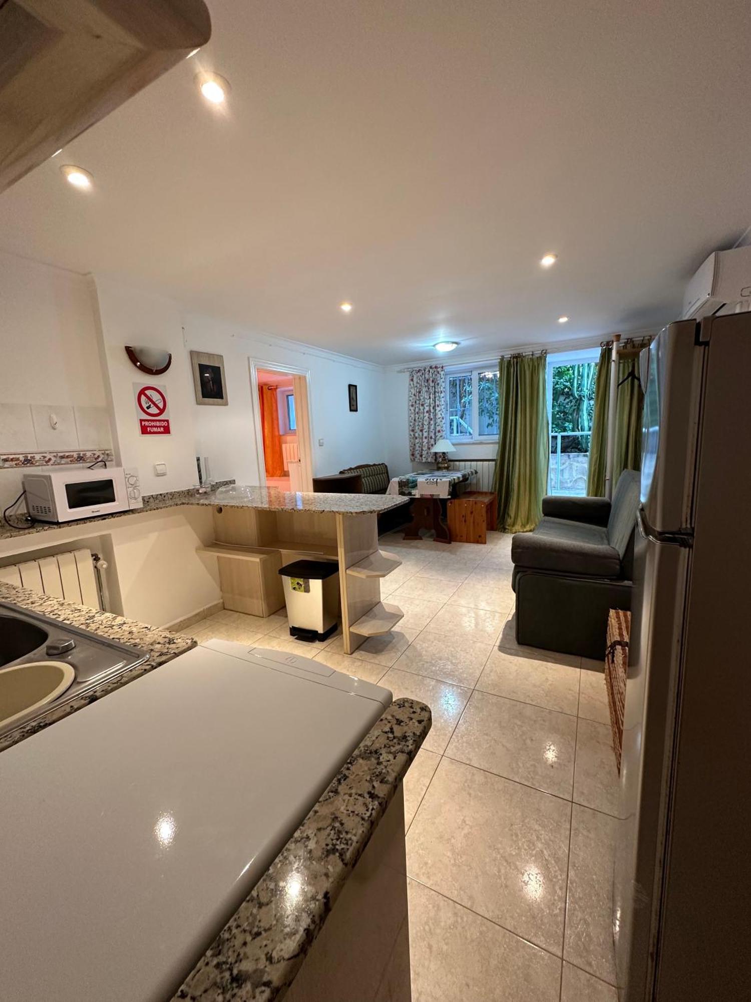 Apartamentos En La Villa Con El Territorio Comun En 卡尔佩 外观 照片