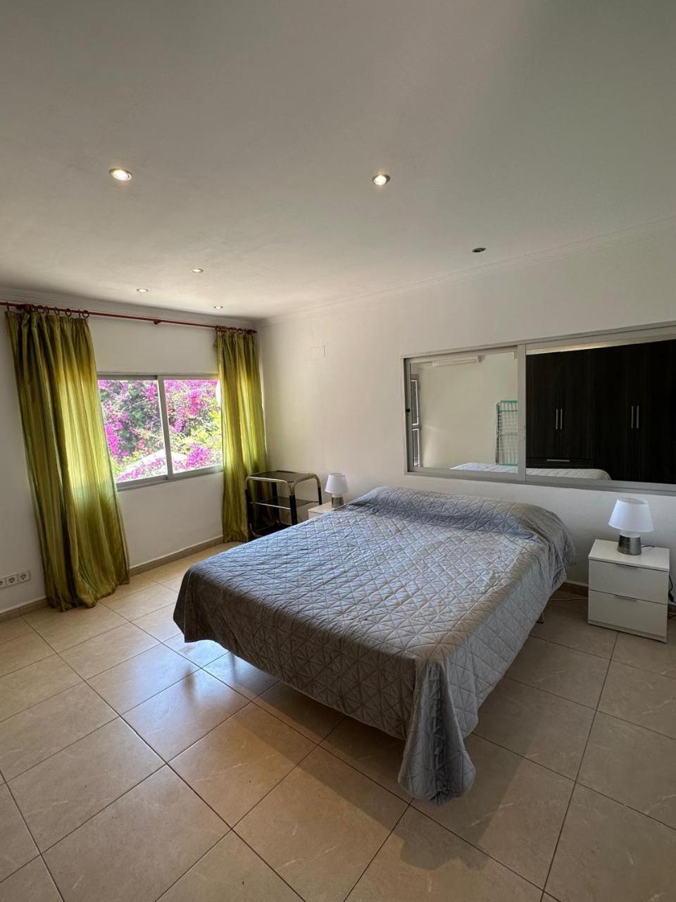 Apartamentos En La Villa Con El Territorio Comun En 卡尔佩 外观 照片